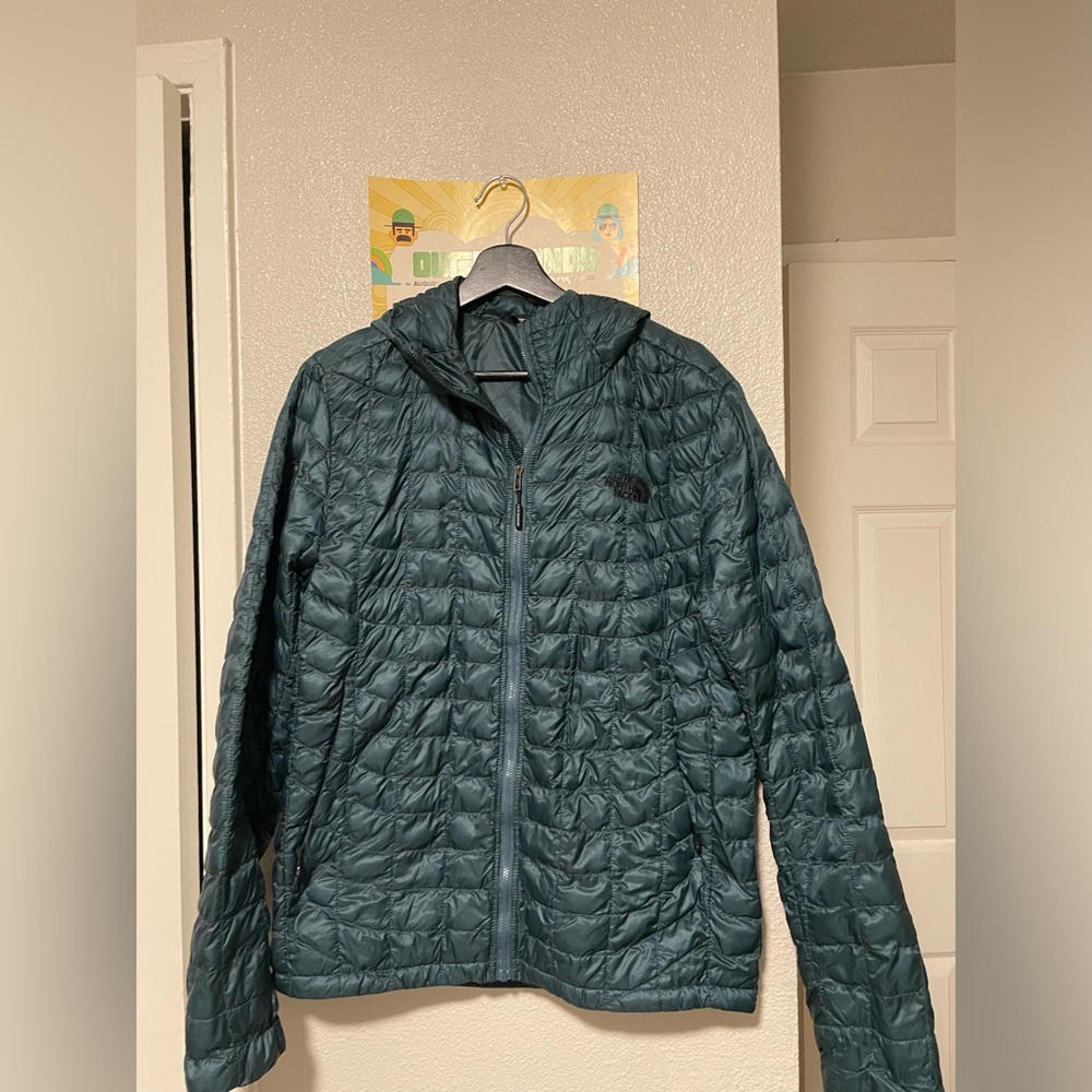 North face Men’s ThermoBall Jacket color Teal